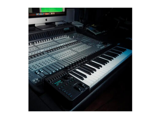 Nux-NTK-49-midi-controller-Drum-Limousine