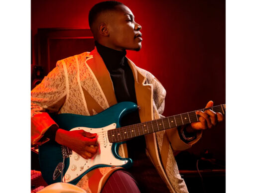 Donner-DST-400-el-guitar-transparent-turquoise