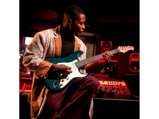 Donner-DST-400-el-guitar-transparent-turquoise